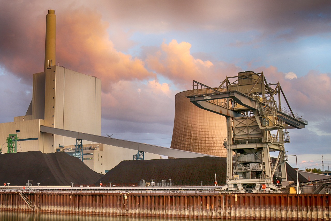 découvrez le cycle du carbone, un processus essentiel qui régule le climat de la terre et soutient la vie. apprenez comment ce cycle interconnecte l'atmosphère, les océans, et la biosphère, tout en jouant un rôle clé dans la lutte contre le changement climatique.